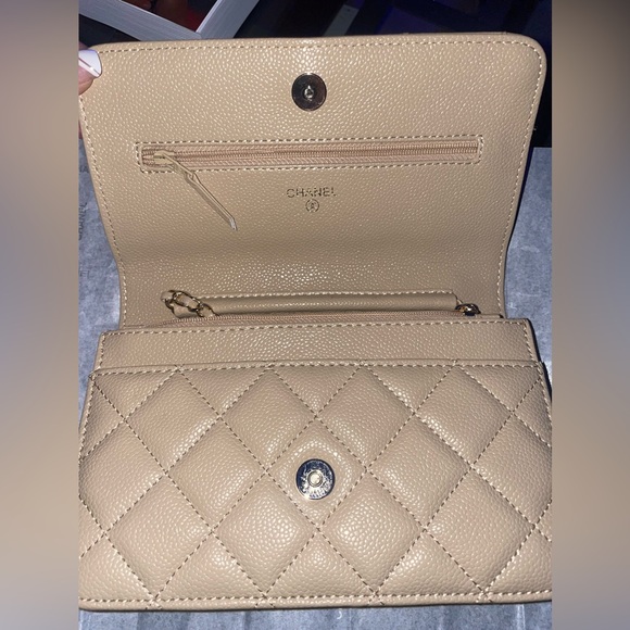 😍 Beige tan Quilted Crossbody Bag Wallet on chain Chanel logo - Picture 6 of 14